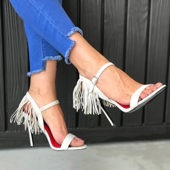 NIB Sassy Fringe Red Insole Nude Suede Heel Sandal - Picture 3 of 7